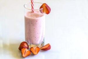Przepisy na smoothie na śniadanie – zdrowe przepisy śniadaniowe