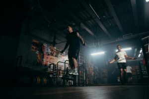 Trening aerobowy – korzyści, zasady i jak ćwiczyć w domu
